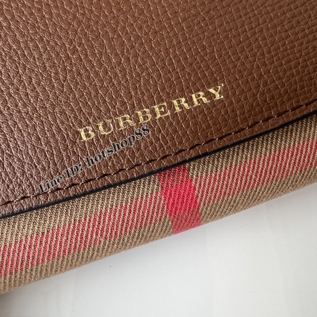 Burberry專櫃新款格紋長錢包 巴寶莉小牛皮翻蓋女士錢包 yxb1405
